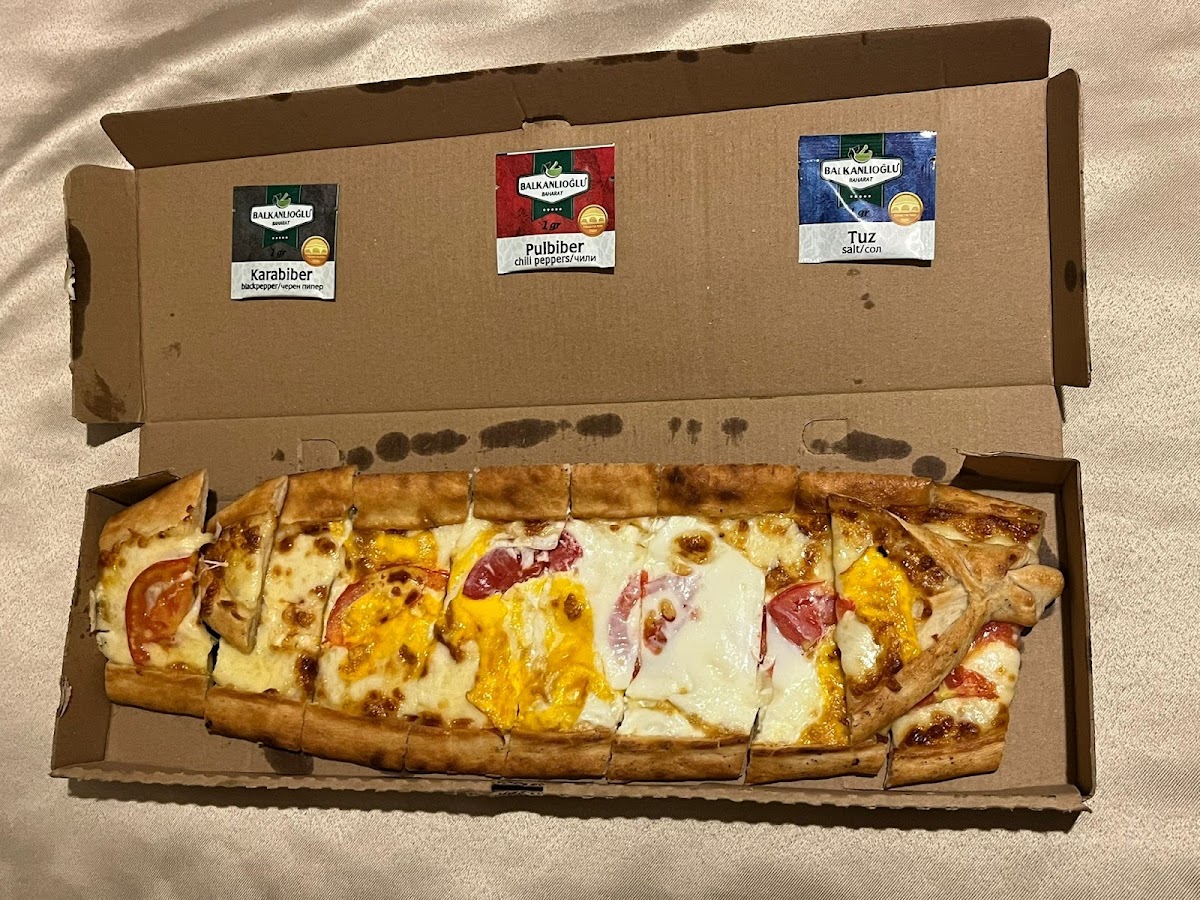 Gülüm Pide Lahmacun Pizza Salonu