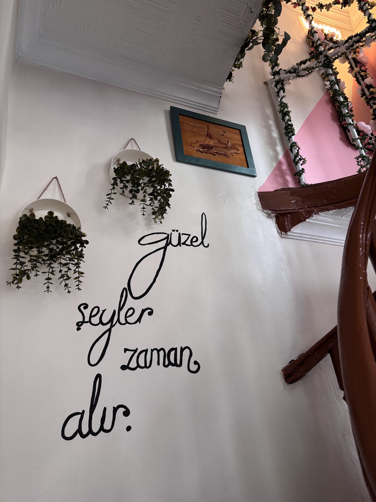 Lamia galeri fotoğrafı 5
