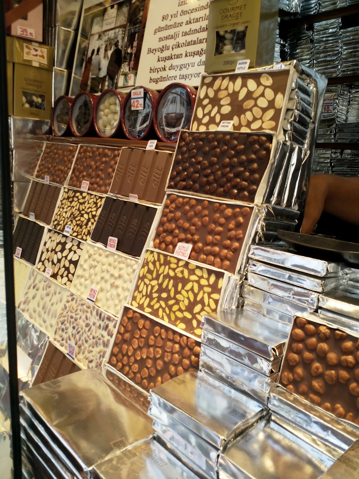 Tarihi Meşhur Beyoğlu Çikolatacısı galeri fotoğrafı 3